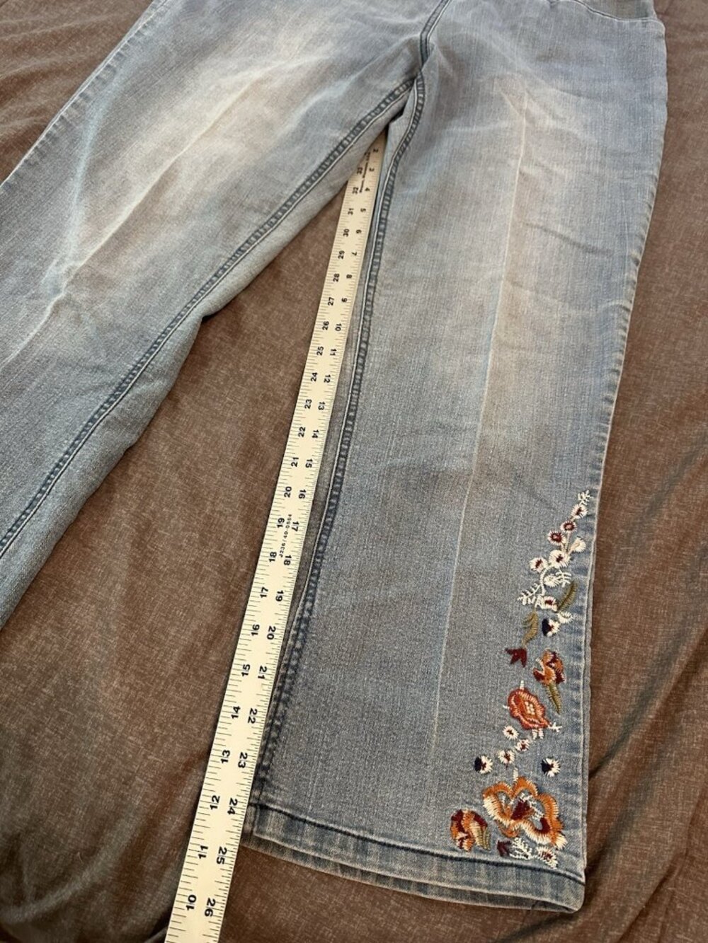 Boho Embroidered Westbound Womens Jeans Petite 12 Pull On Stretch Floral Casual - Picture 3 of 8